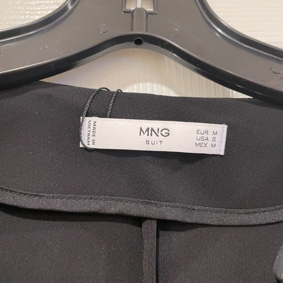 Mango Black Jumpsuit with White Belt (Retail: $99) - Picture 5 of 8